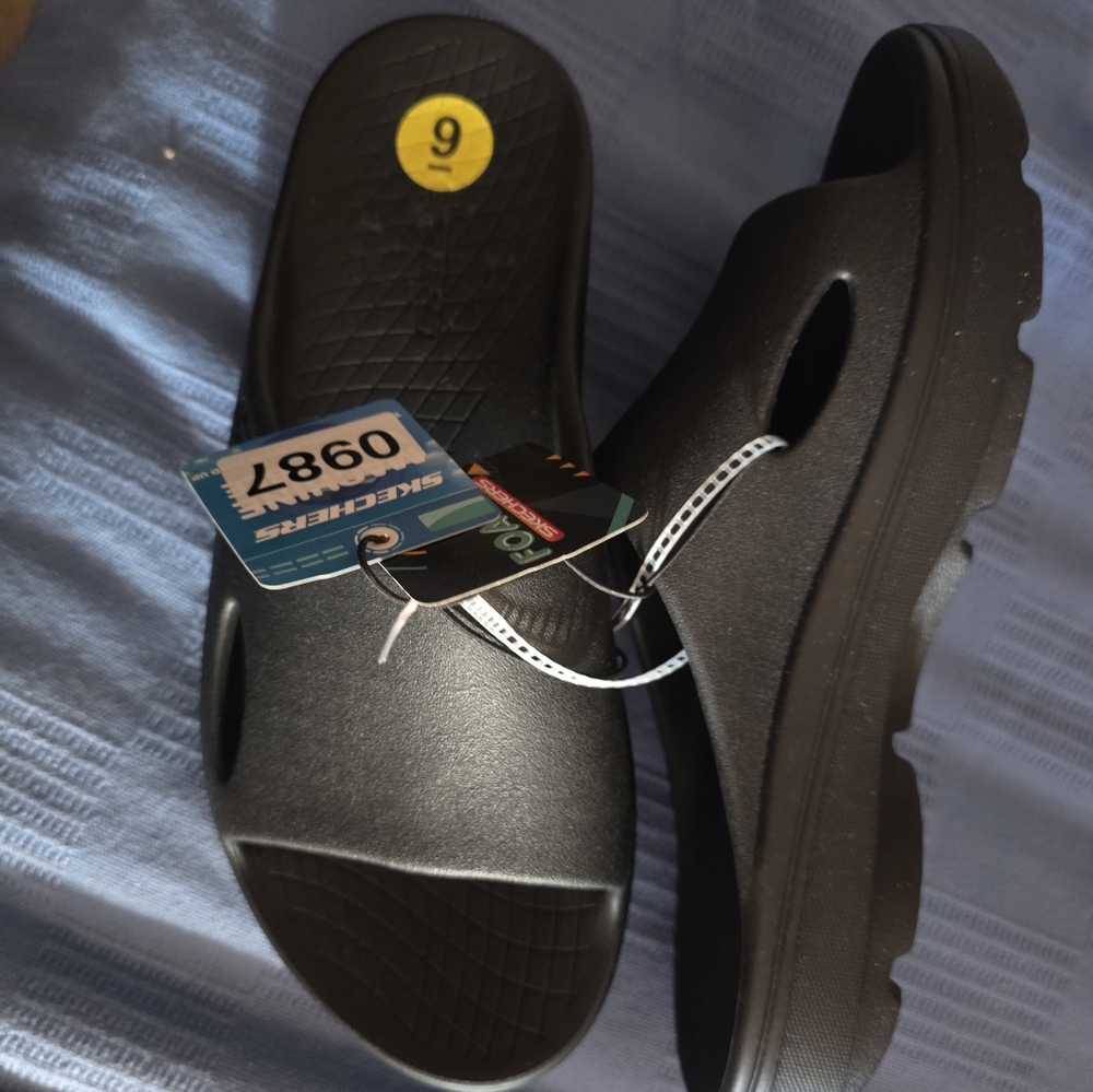 #0987 Sketchers NWT Womens Relaxed Fit Relay RE Bounce Slides Black Size 9 - Picture 10 of 11